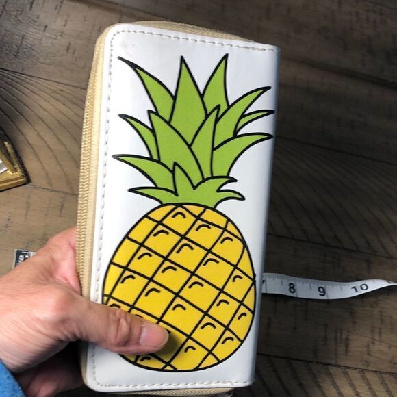 NWT Neon Pineapple 🍍Security Zip Vegan Wallet. Roomy! - Picture 15 of 17